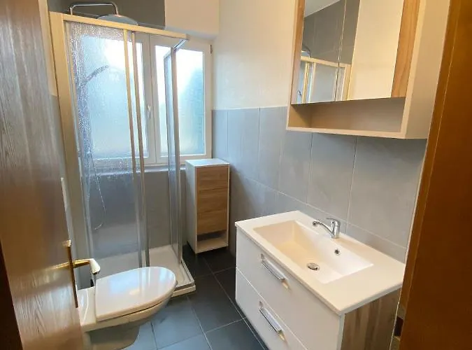 Haus Bergfriede, Christian 奥布施泰希